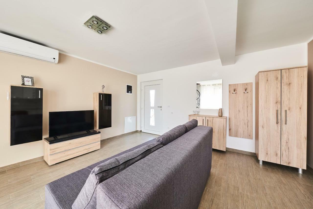 Apartman Tamara Umag Bagian luar foto